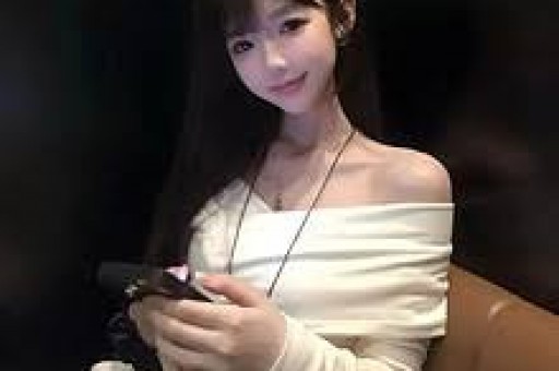 中秋晚会假唱风波：明星表演遭质疑观众失望满满