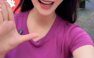 知名网红“表妹李KK”破产！未婚生女后掉粉上百万转行去卖小吃